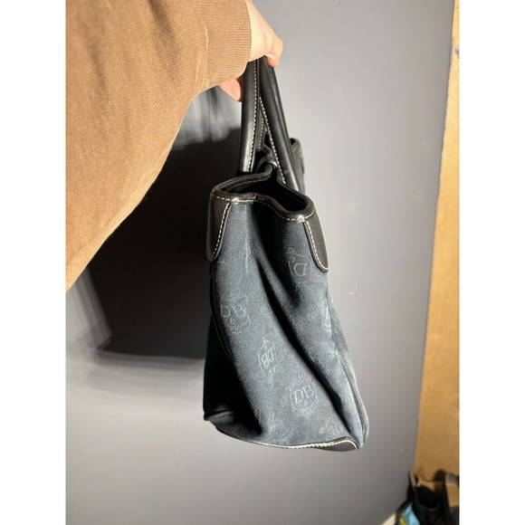 Dooney & Bourke Limited Edition Donegal Crest Large Navy Tote Handbag - Picture 4 of 10